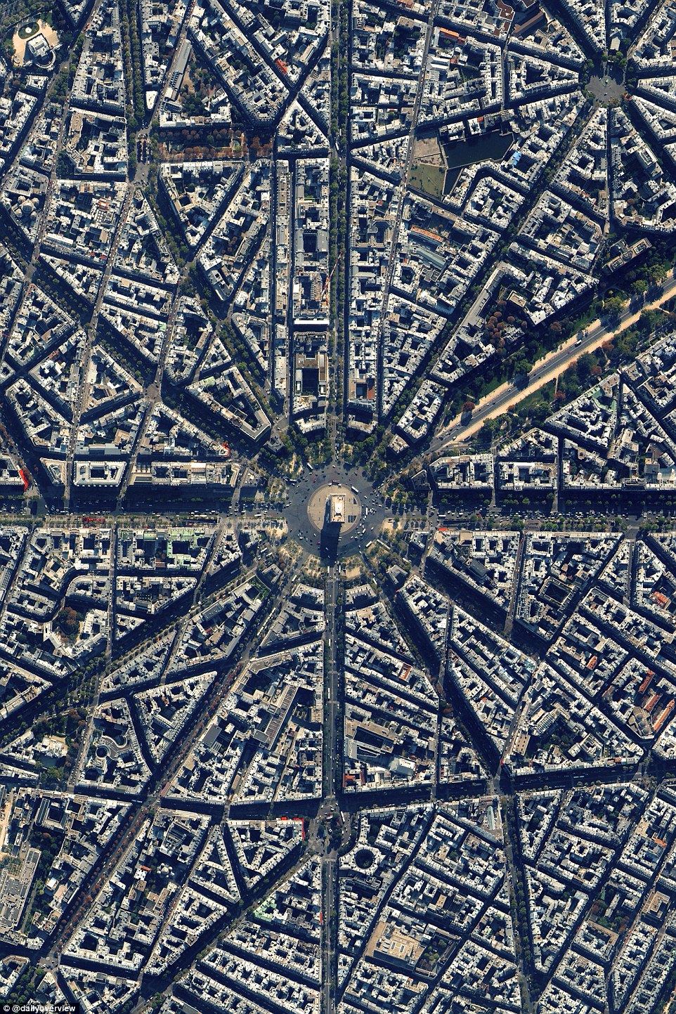 1. Arc de Triomphe, Paris, France