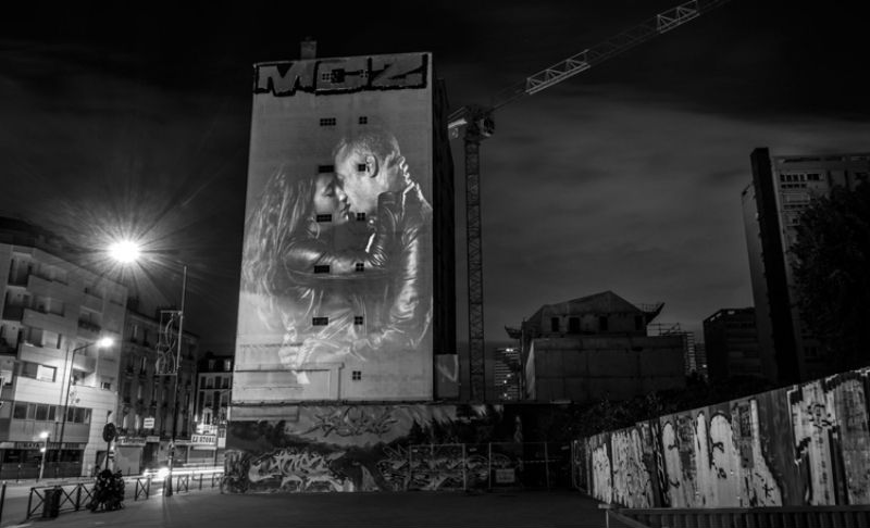 portraits-of-love-birds-kissing-in-the-streets-of-paris-20