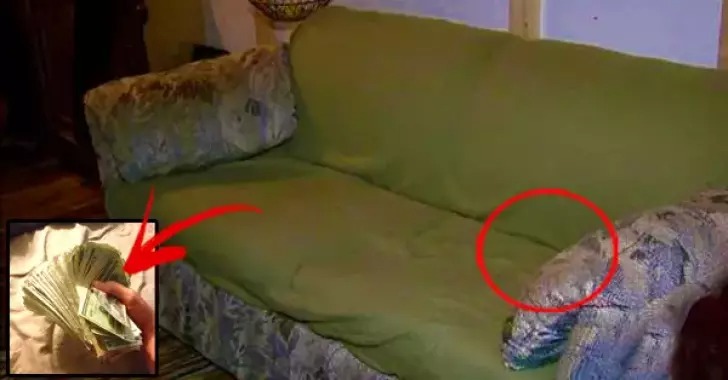 Things Hidden In A Second-Hand Couch Made Students Scream_6